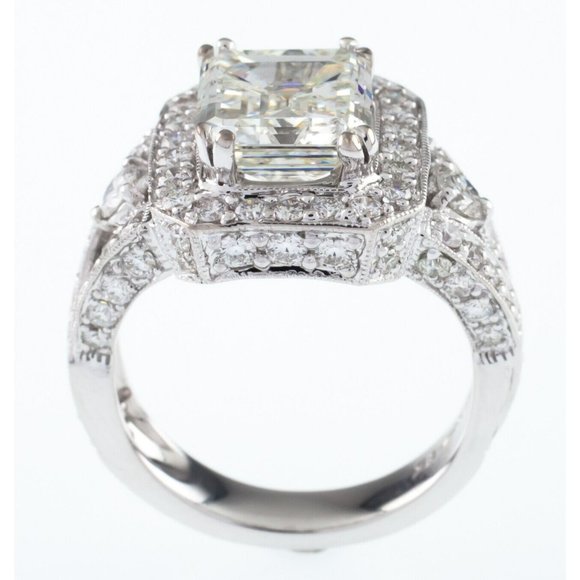 18k White Gold Emerald Cut Diamond Solitaire Ring w/ Accent Stones TDW = 4.5 ct - Picture 6 of 12